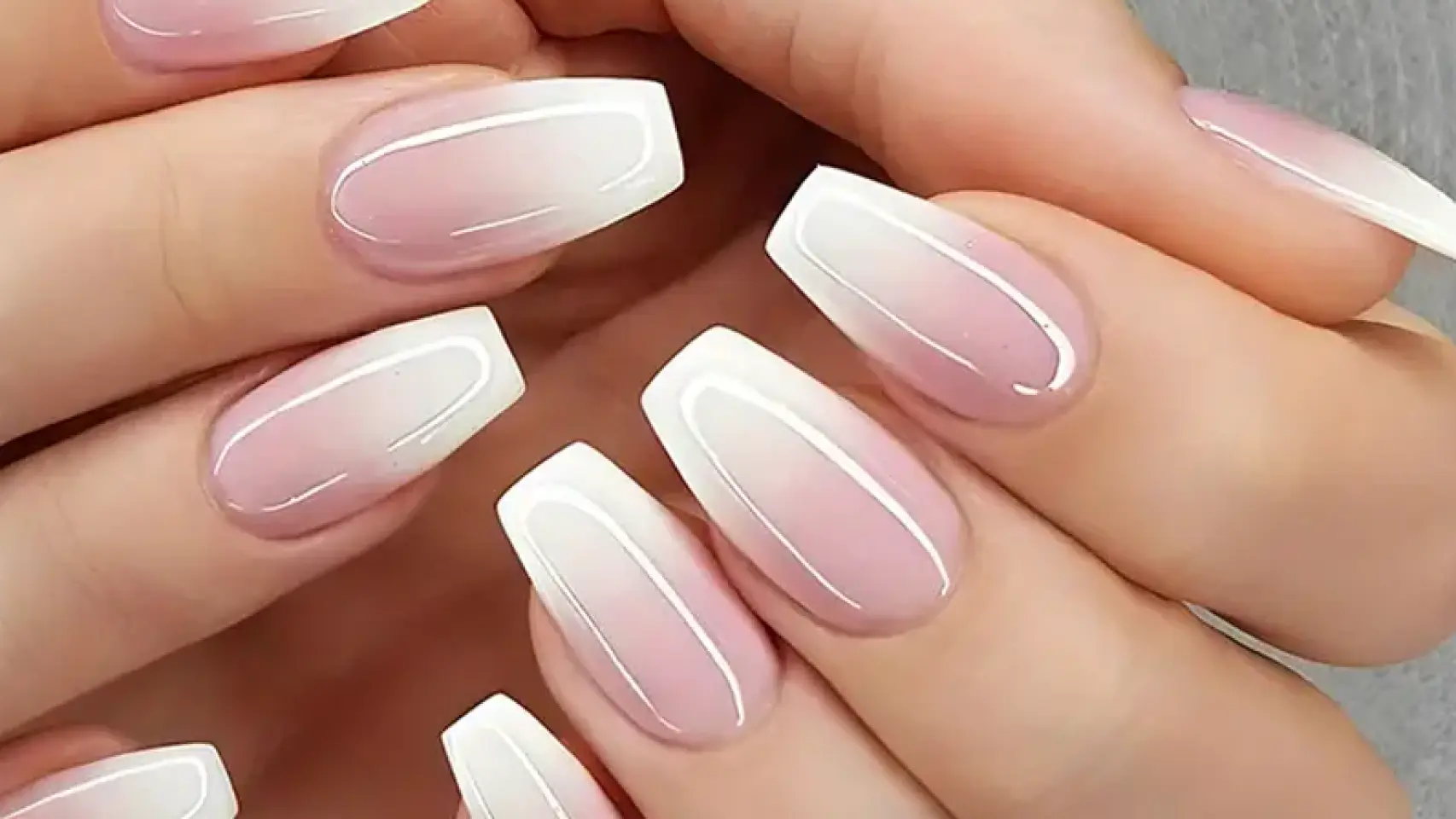 La Eterna Elegancia de la Manicura Francesa